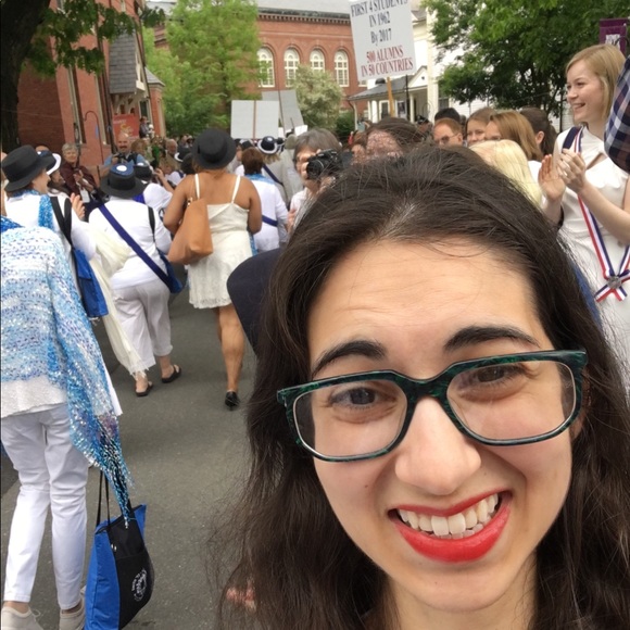 Meet your Posher, Alexandra - Picture 4 of 5